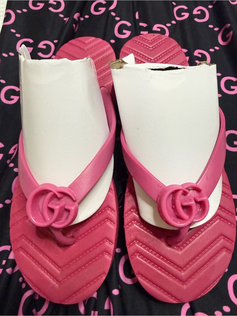 Gucci Pink Logo-Accent Women's Thong Sandals